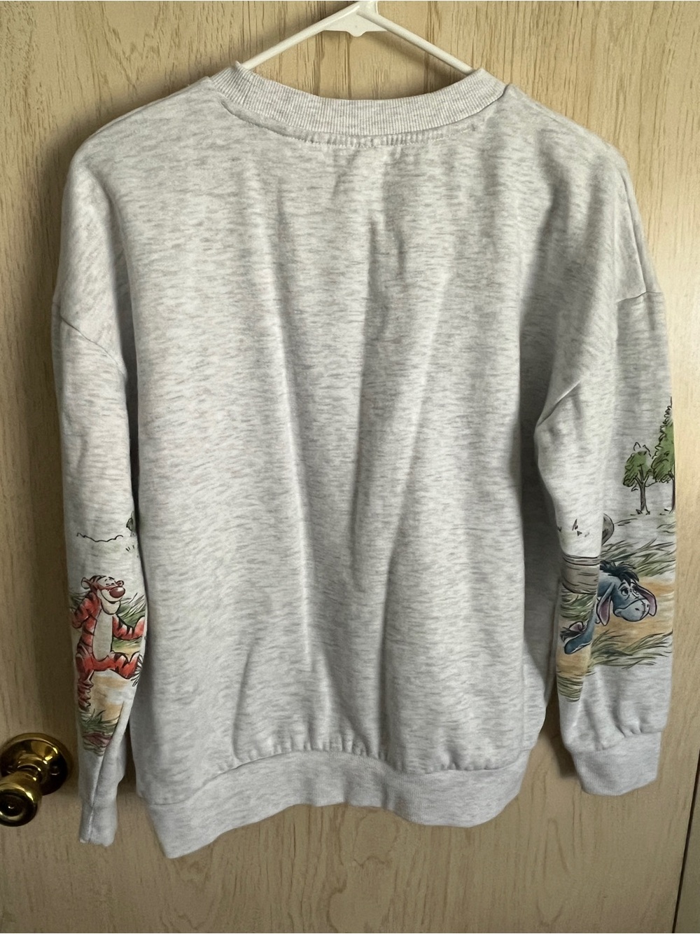 Disney Winnie the Pooh 100 Acre Wood Gang Sweatshirt Sz Small Friends - Picture 7 of 11